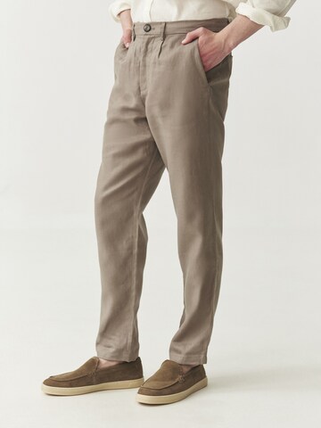 TATUUM Regular Trousers in Beige: front