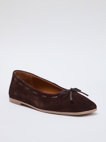 Trendyol Ballerina in Brown: front