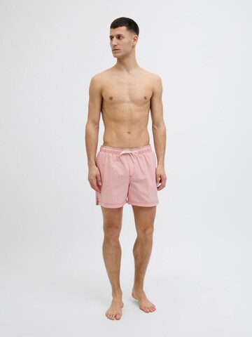 Shorts de bain JACK & JONES en rouge