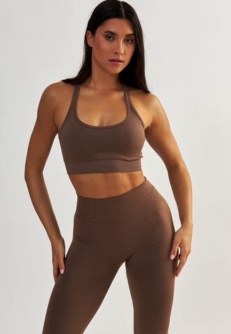 BeShaped Bustier Sport-BH 'Sportschool koningin' in Braun: Vorderseite