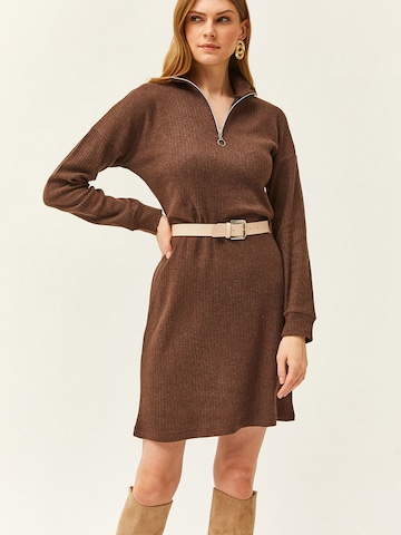 olalook - Vestido en marrón: frente