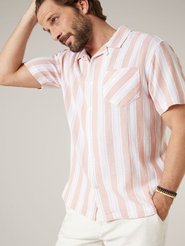 Coupe regular Chemise 'CURRIES' Deeluxe en rose