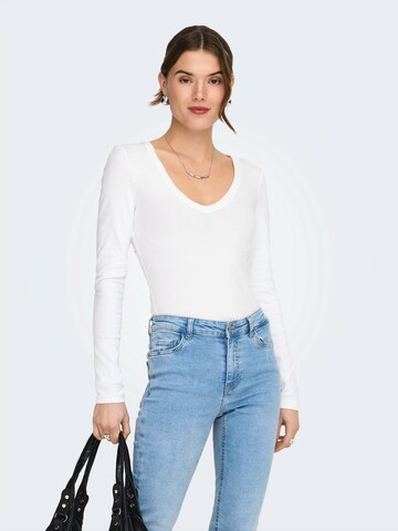 ONLY Tričko 'ONLMILA' – bílá: přední strana