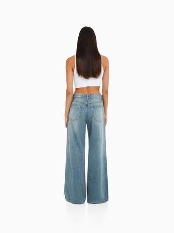 Wide leg Jeans de la Bershka pe albastru