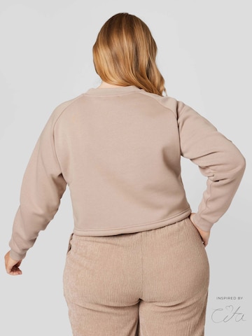 Guido Maria Kretschmer Curvy - Sweatshirt 'Maggie' em castanho