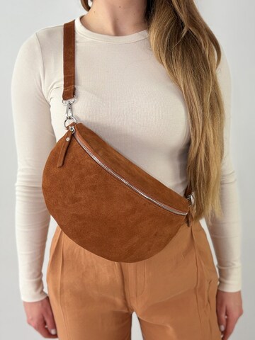lePelou Fanny Pack 'VALENTINA large' in Brown: front