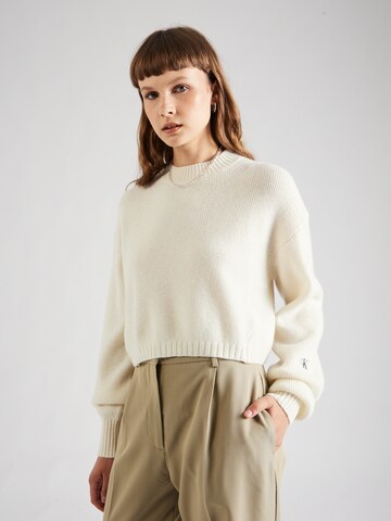 Calvin Klein Jeans Sweater in White: front