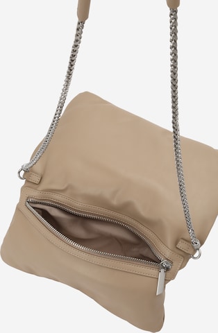 Calvin Klein Axelremsväska i beige