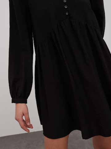 Robe-chemise 'Jenni' EDITED en noir