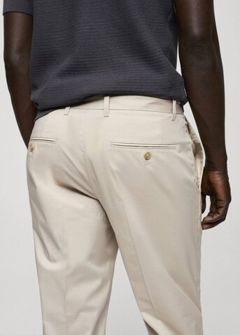 MANGO MAN Slimfit Bundfaltenhose 'Jon' in Beige