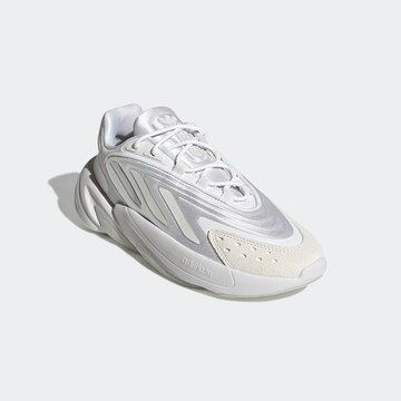 ADIDAS ORIGINALS Rövid szárú sportcipők 'Ozelia' - fehér