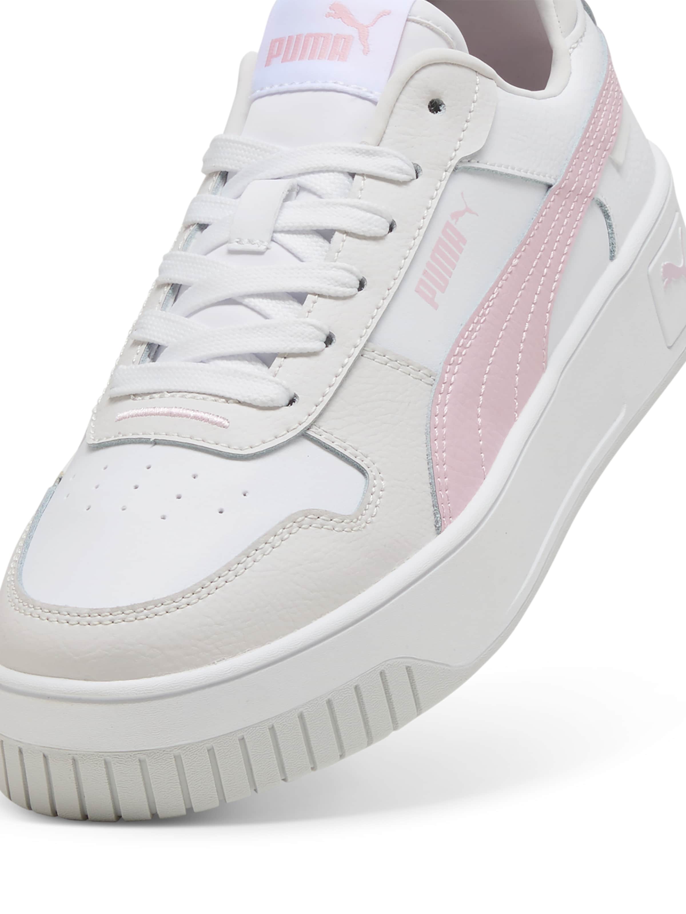 PUMA Madalad ketsid 'Carina', värv valge
