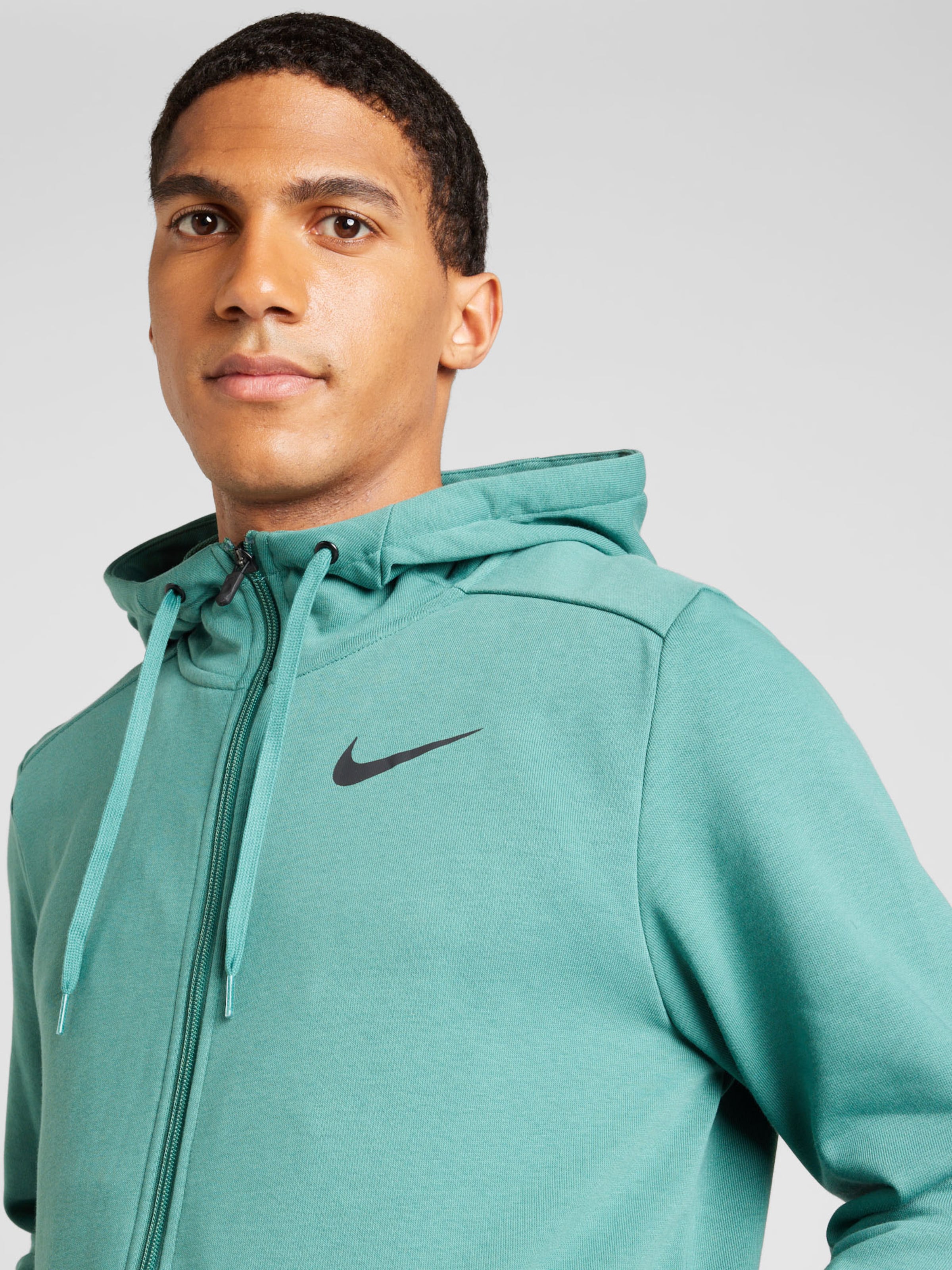 Survetement nike a capuche hotsell