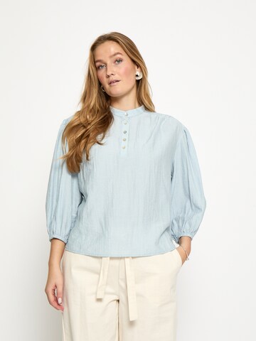 Haut 'Oriana' minus en bleu : devant