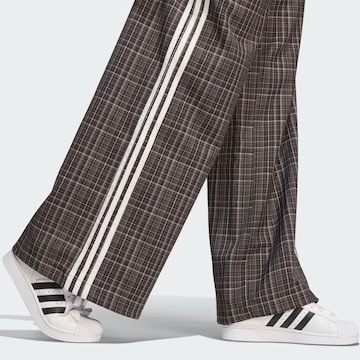 Wide leg Pantaloni di ADIDAS ORIGINALS in marrone