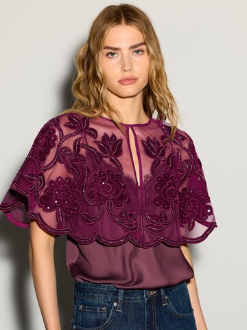 Next Cape in Rood: voorkant