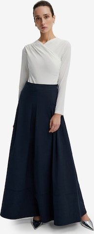 Touché Privé Rock 'A Line Skirt With Pocket Detail' in Blau: Vorderseite