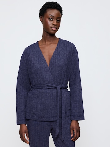TRIUMPH Bathrobe short ' Cozy Comfort Robe Top Quilted ' in Blue: front