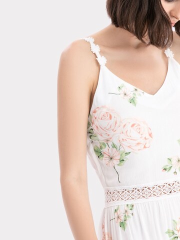 Abito 'Glaced' di AIKI KEYLOOK in bianco