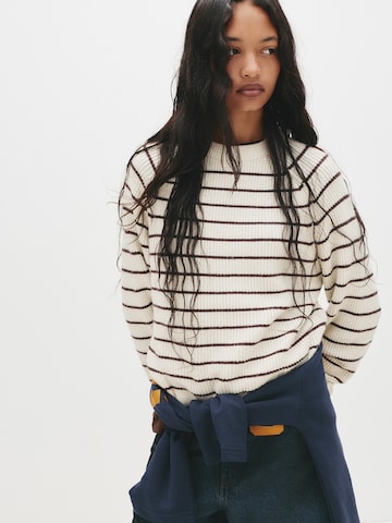Pullover di Pull&Bear in beige: frontale
