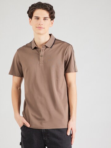 Maglietta 'QUATTRO' di GUESS in marrone: frontale