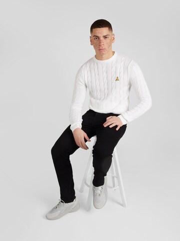 BRAVE SOUL Sweater in White