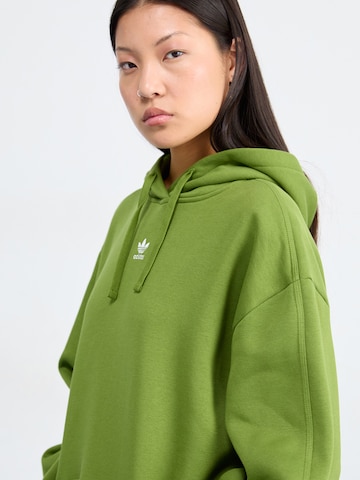ADIDAS ORIGINALS Суичър 'Essentials' в зелено
