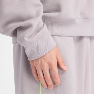 new balance Sweatshirt 'Trackside Fleece Crew' in Grijs