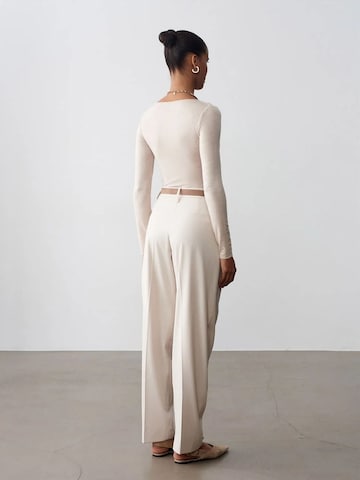 Dilvin Regular Trousers in Beige