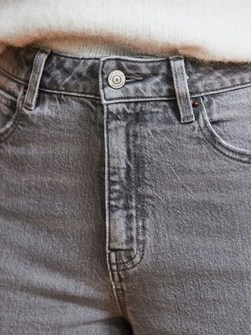 Next Loosefit Jeans i grå