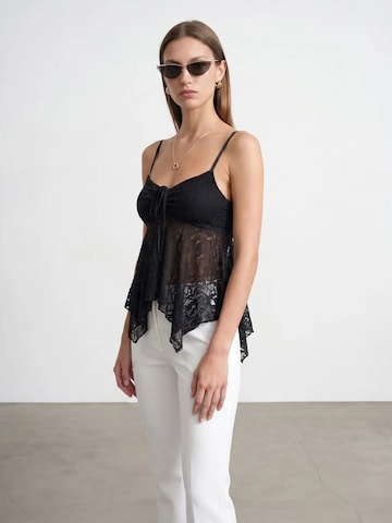 Top di Dilvin in nero