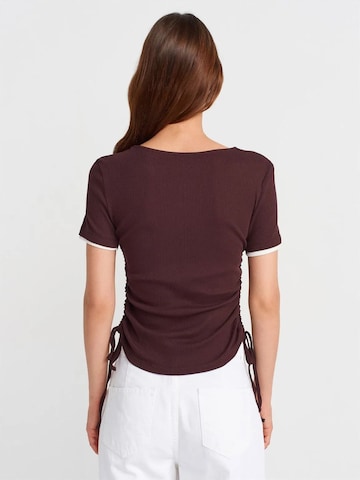 T-shirt 'T-Shirts' Dilvin en rouge