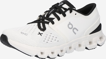 Chaussure de course 'CloudX4' On en beige : devant