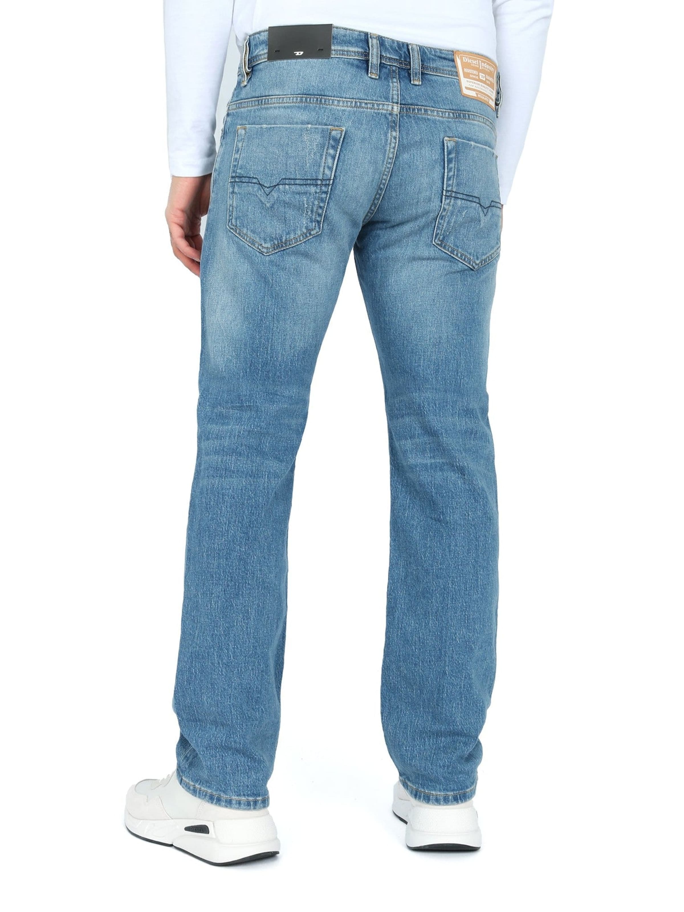 DIESEL Slimfit Jeans 'Straight SAFADO-X'‌ in Blau