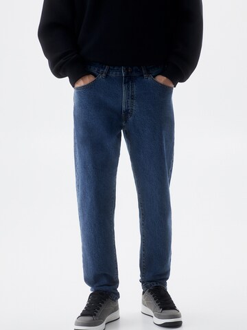 Pull&Bear Regular Jeans in Blauw: voorkant