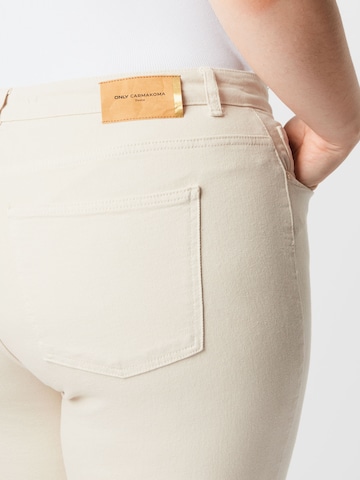 regular Jeans 'Mily' di ONLY Carmakoma in beige