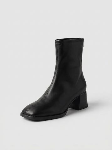 Botine 'Xinxin' de la EDITED pe negru: față