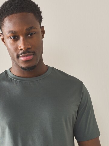 Tricou de la Next pe verde