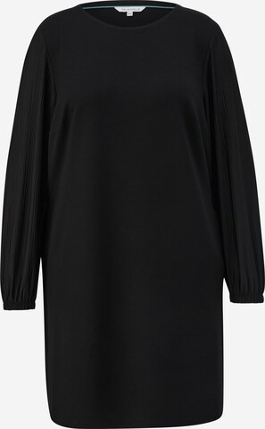 Robe TRIANGLE en noir : devant