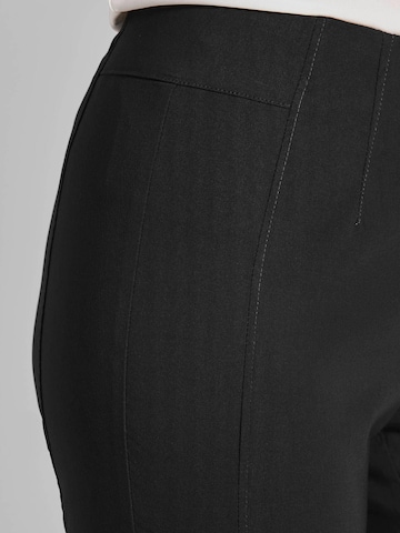 Goldner Slim fit Trousers in Black