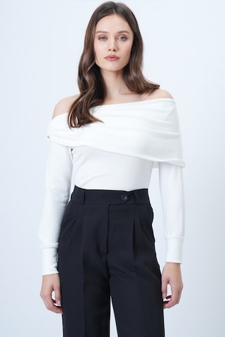 Trend Alaçatı Stili - Camiseta en blanco: frente