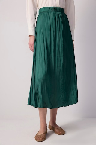 Touche Prive Skirt in Green: front