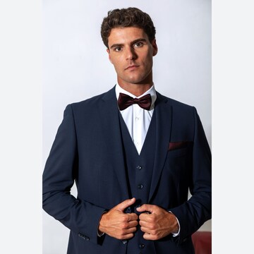 Real Guys Bow Tie in Red