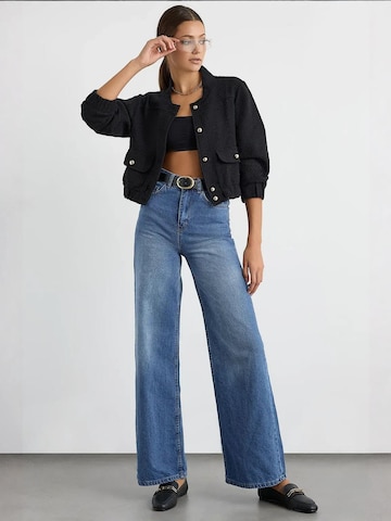 Hiccup Between-Season Jacket in Black