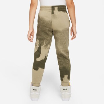 Nike Sportswear Regular Pants in Green