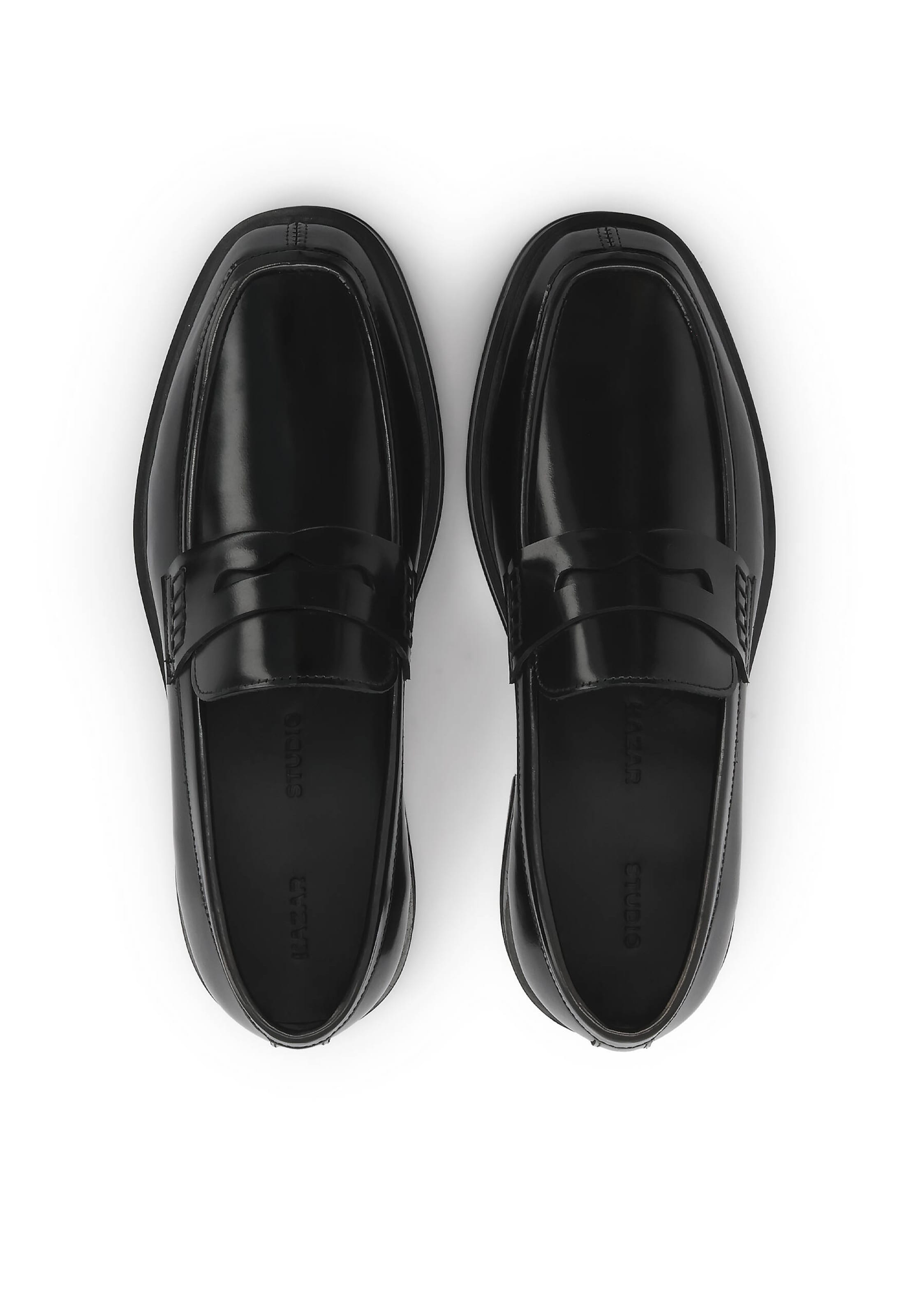 Slipper di Kazar Studio in nero