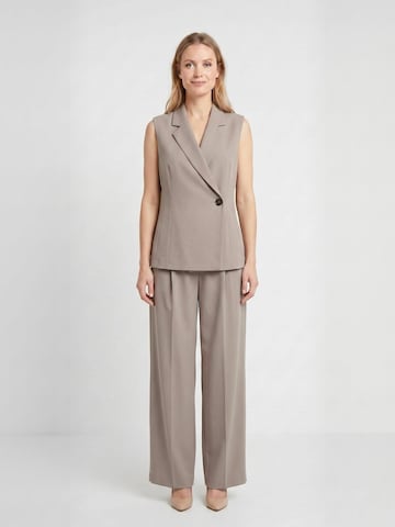 Opal Studio Vest ' Sassi ' in Braun