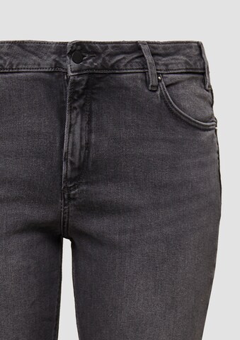 QS Regular Jeans in Grey