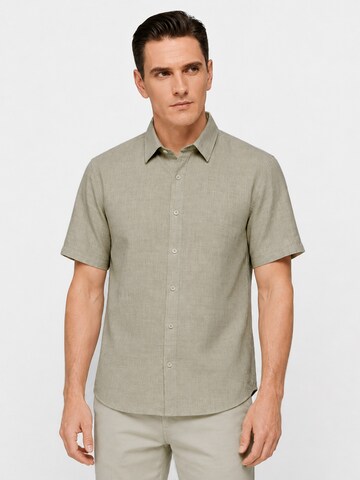 ALLTHEMEN Comfort Fit Hemd 'Leichtmut'‌‌ in Grün: Vorderseite