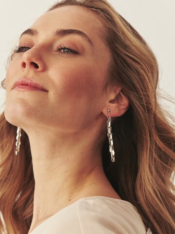 TATUUM - Pendientes 'VILLI' en plata: frente